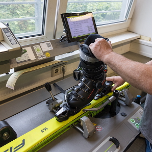 Ski-Service – Ski werden professionell präpariert